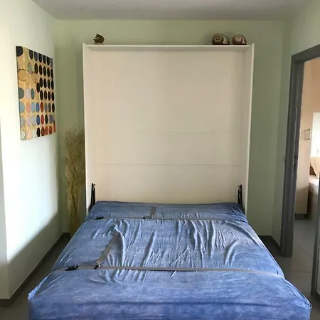 New Haven Apartment *
